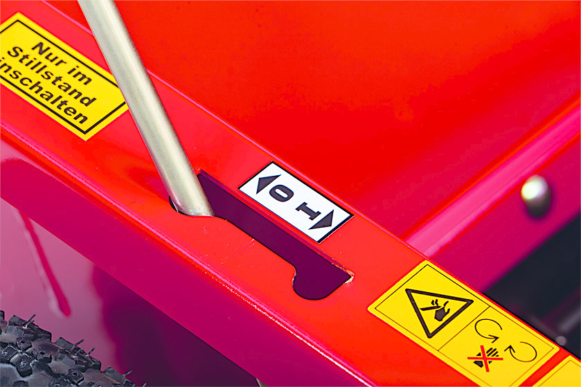 Nesený zadní sypač TM 420