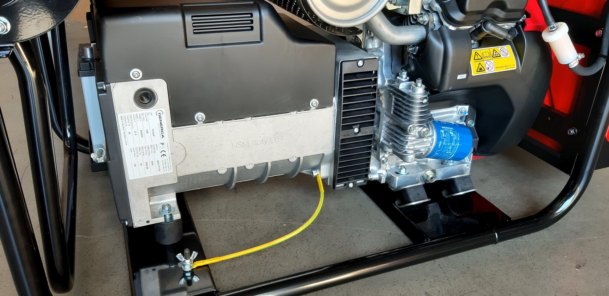 Rámová profesionální elektrocentrála TP 15 HP AVR s podvozkem