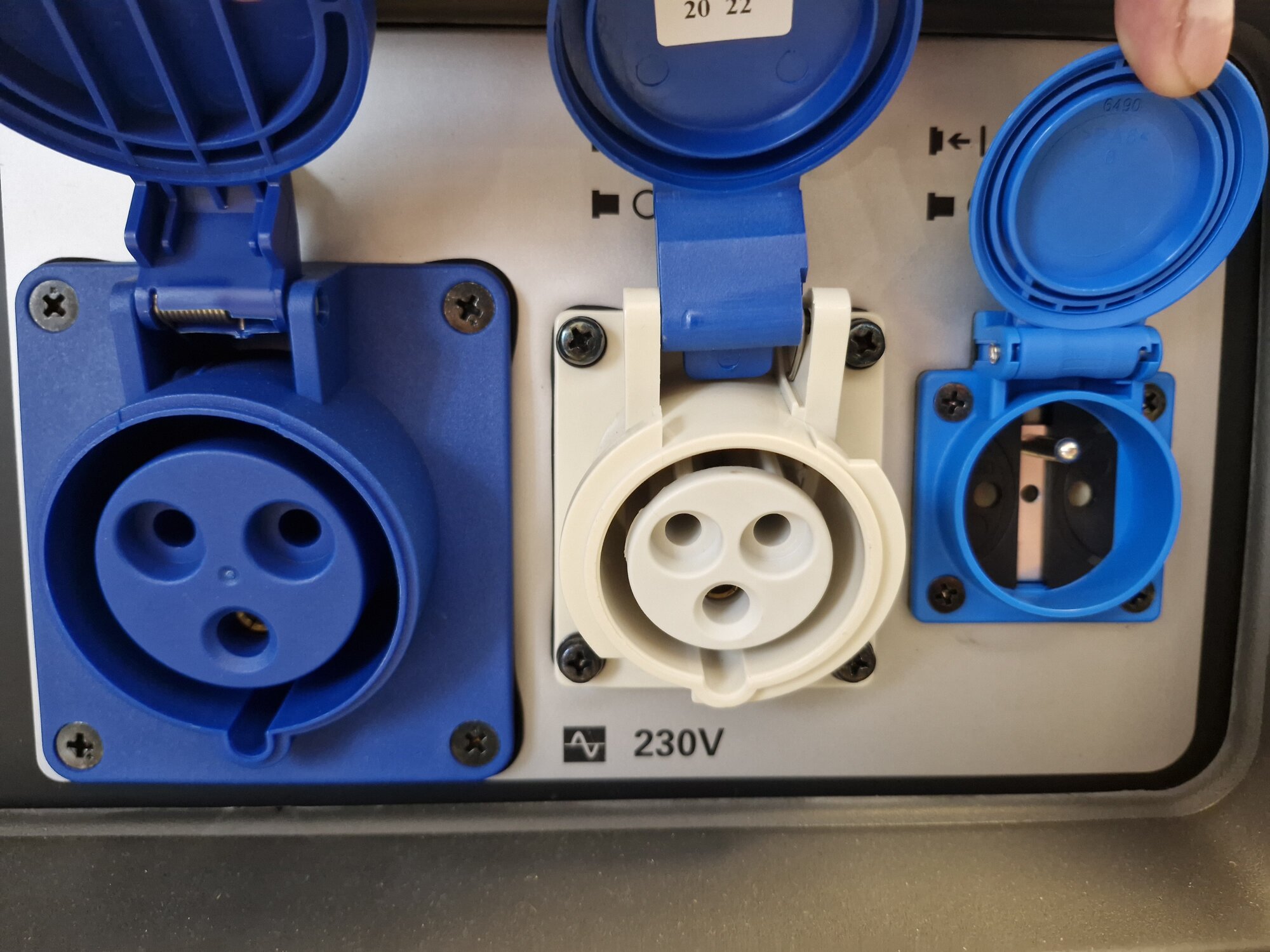 Kapotovaná odhlučněná elektrocentrála EU 70iS